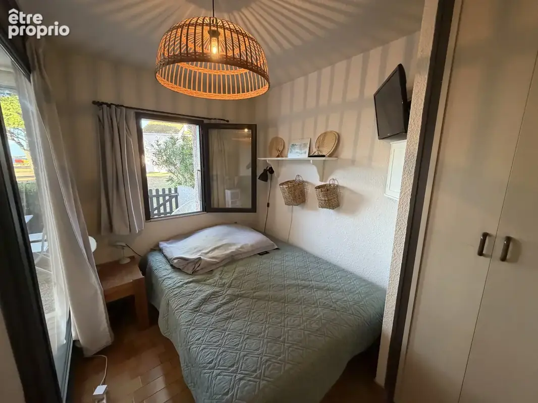 Rare et prisé   Studio cabine en RDC avec grande terrasse de 20 m2 (Vue parc, lac et montagne) - photo 9