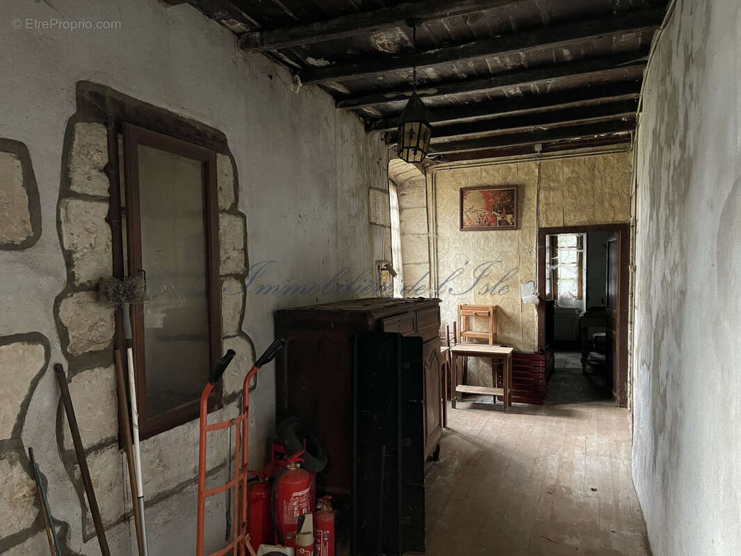 Maison à SAINT-AQUILIN