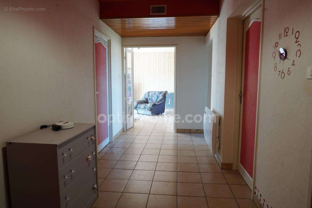 Appartement 3 pièces avec grand balcon et cave à NAVENNE - photo 9