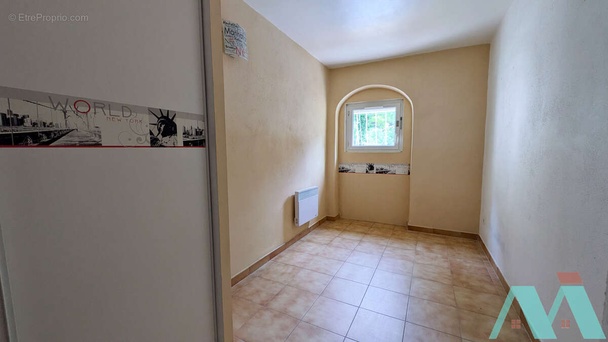 Appartement à SIGNES