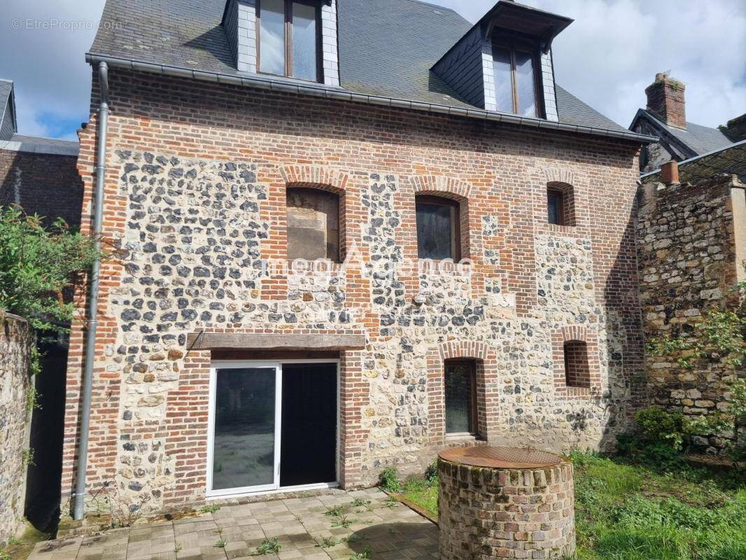 Maison à QUILLEBEUF-SUR-SEINE