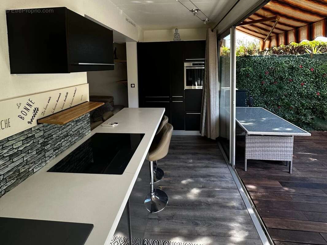 Appartement à VALLAURIS