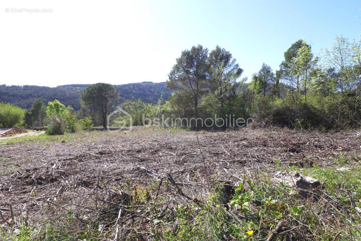 Terrain à LAMALOU-LES-BAINS