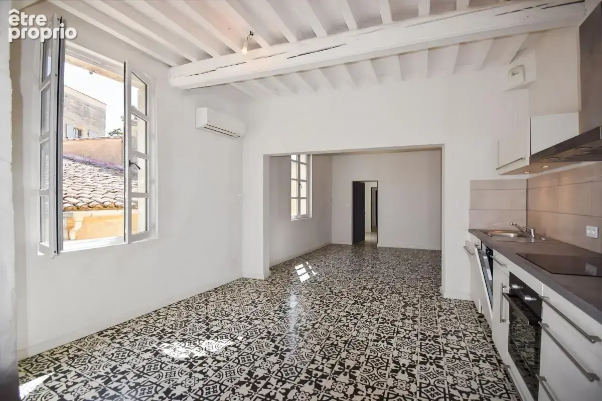 Centre d'Uzès, beau duplex rénové et climatisé - photo 8