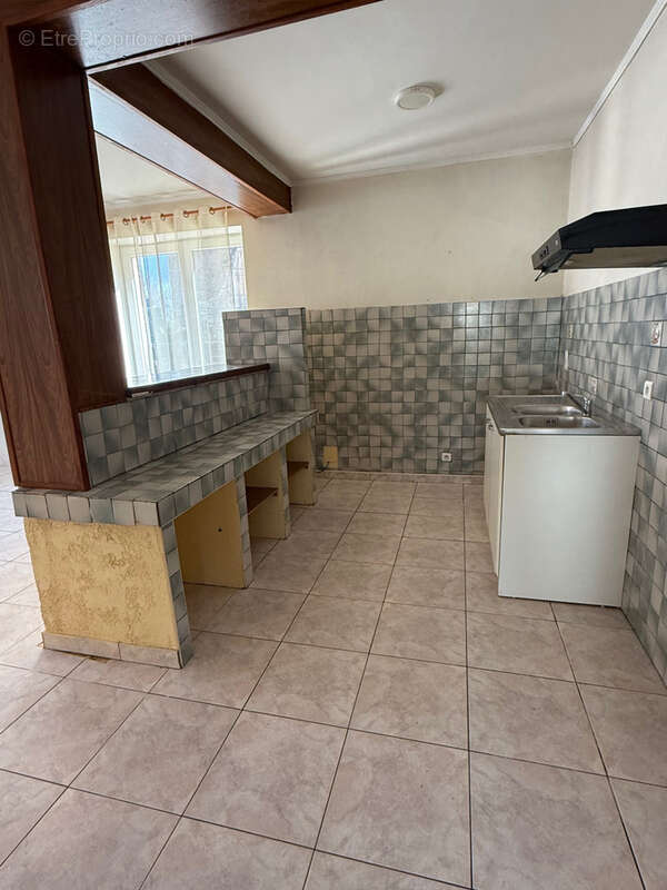 Maison à BLANQUEFORT-SUR-BRIOLANCE