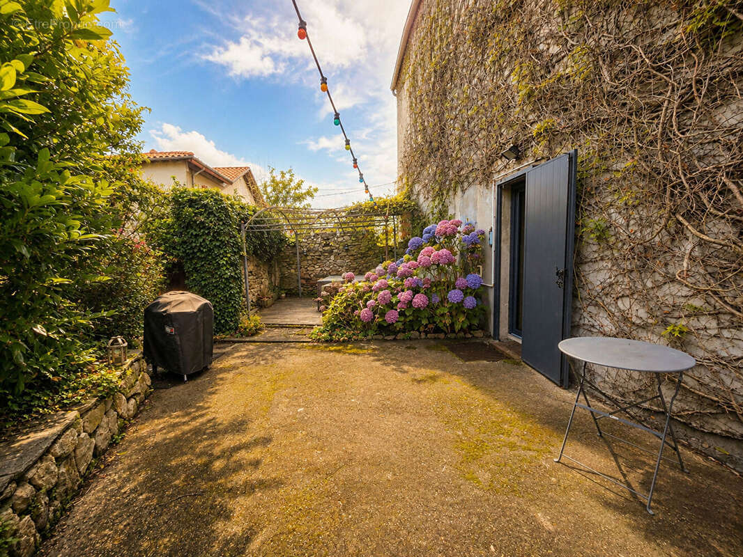 Maison à SOUCIEU-EN-JARREST