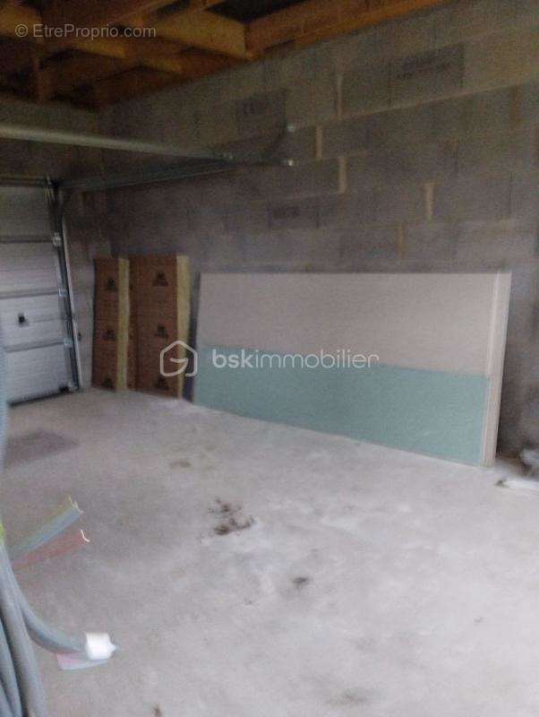 Maison à MONTIGNE-LE-BRILLANT