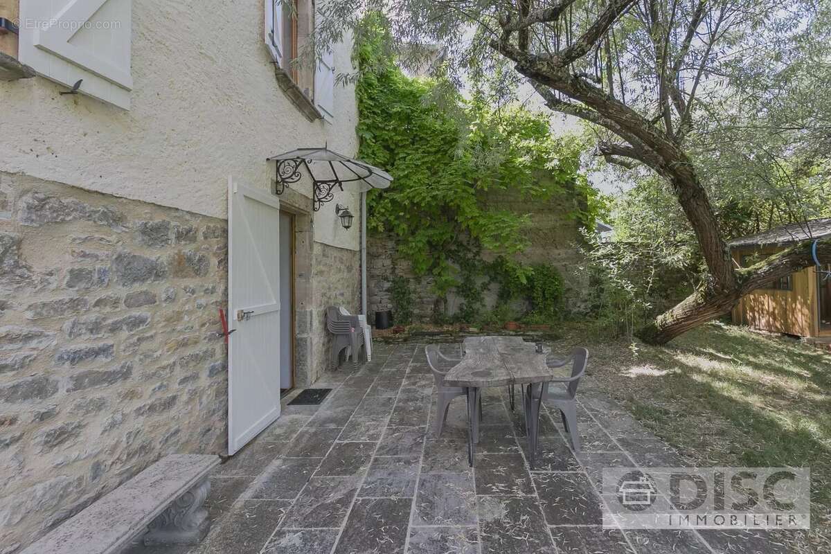 Charmante maison de village avec jardin, grande grange, cour intérieure et chapelle restaurée - photo 8