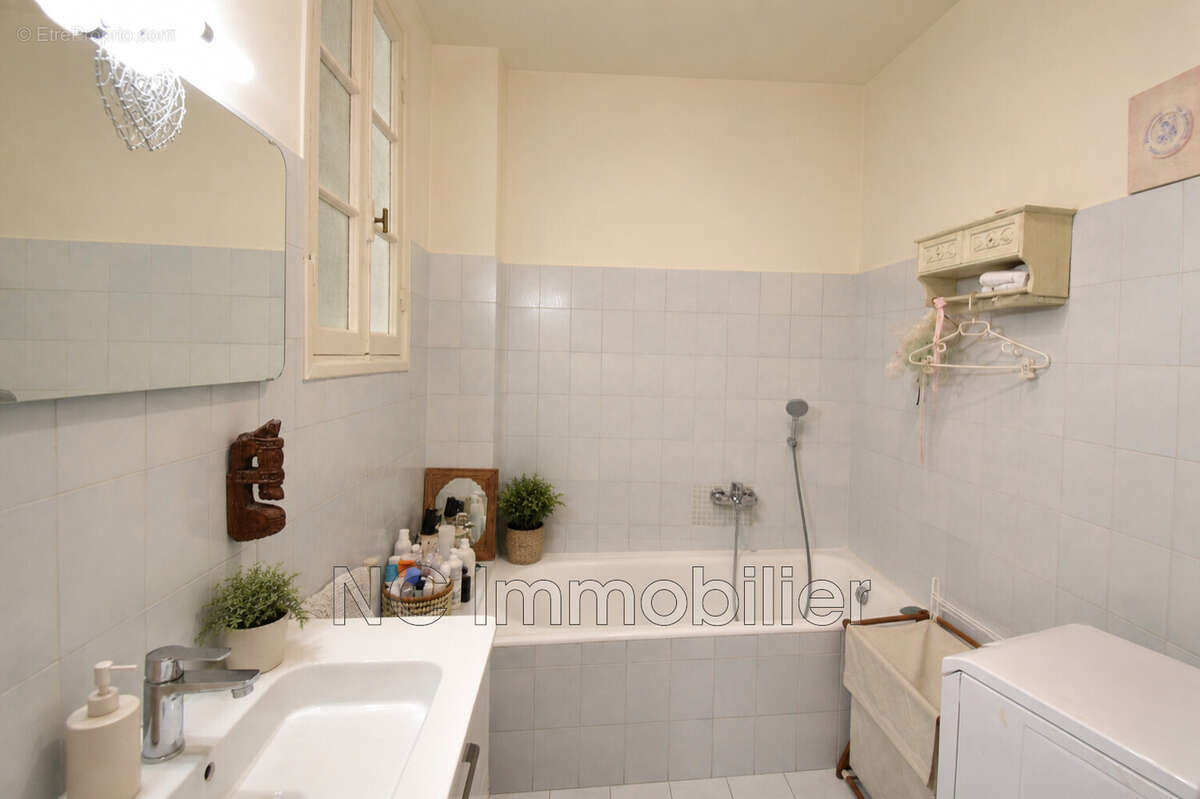 Appartement à VALLAURIS