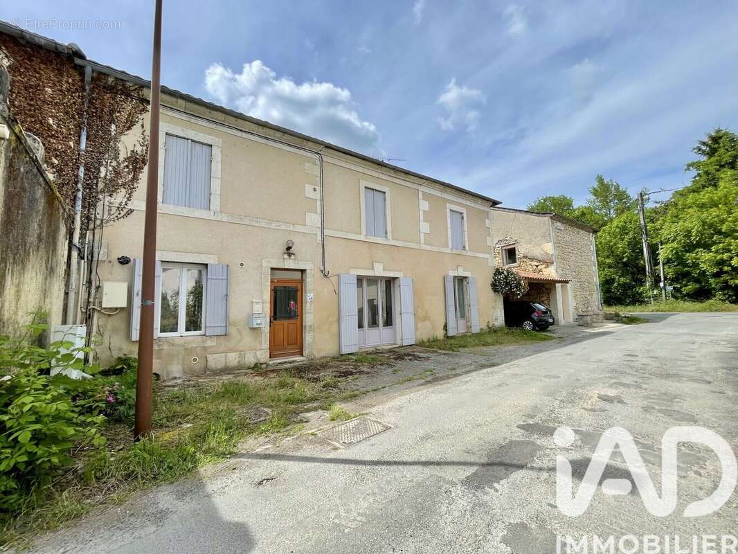 Photo 2 - Maison à CHANCELADE