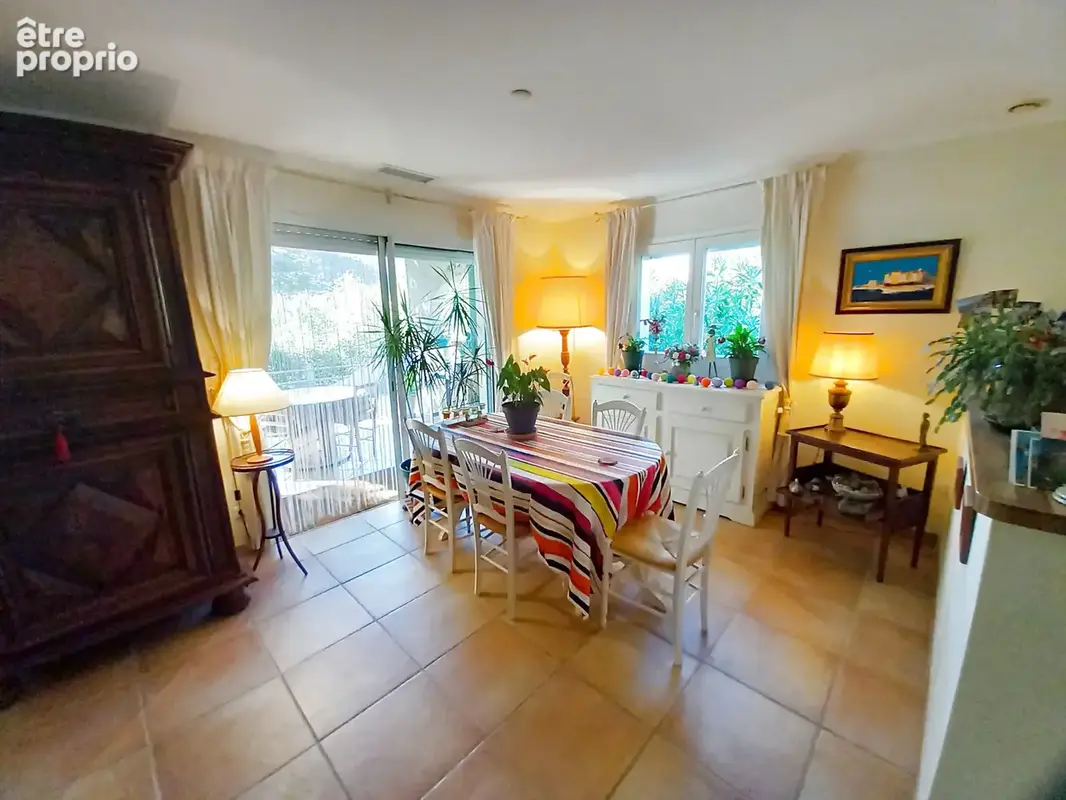 Superbe villa plain pied avec piscine sur 4000M2 arborés. - photo 39
