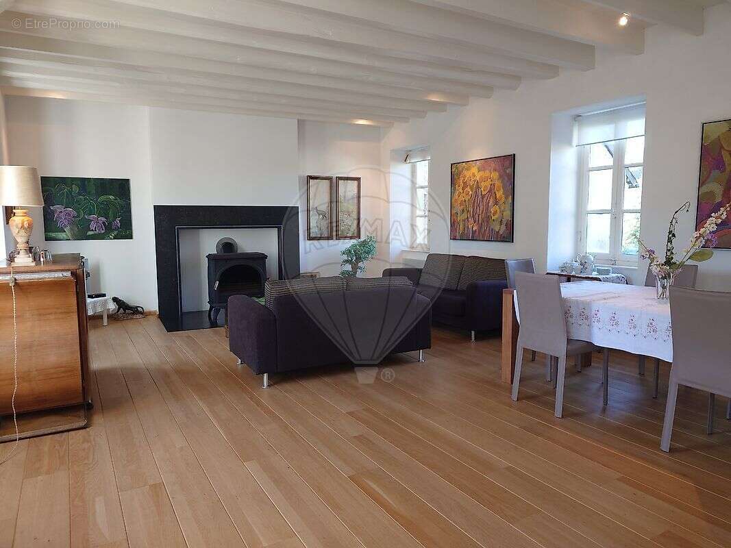Maison à LAROCHEMILLAY