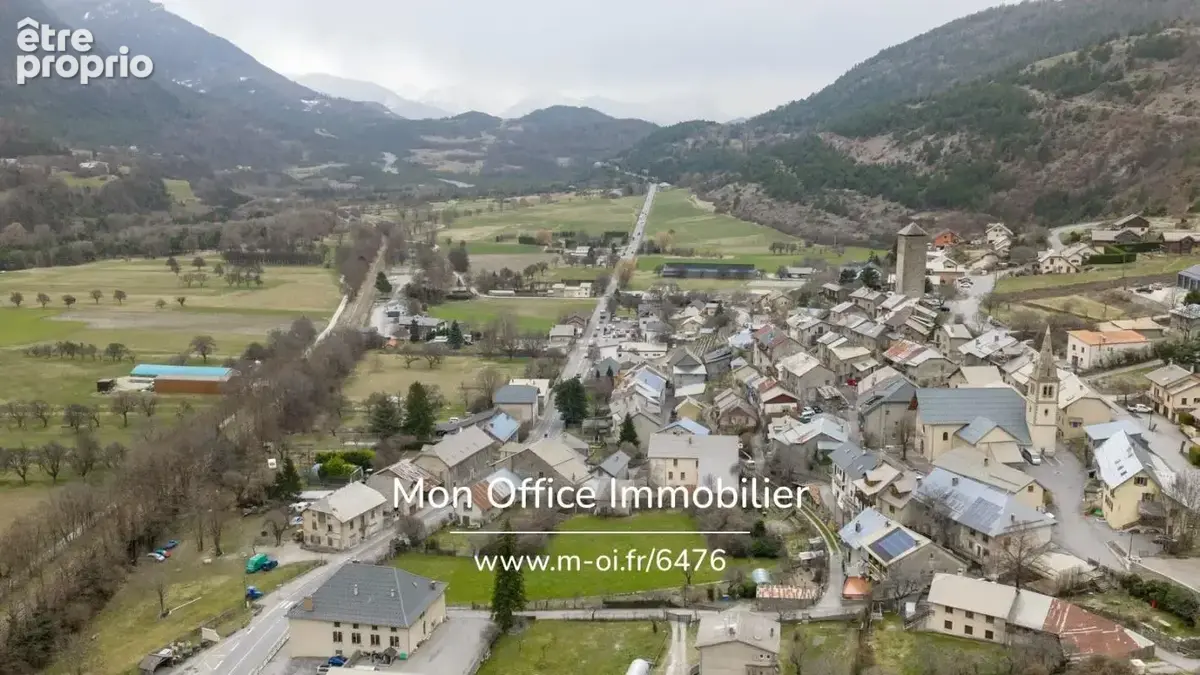 Référence : 6476-MTE. - Bâtisse à rénover - 600 m²- Terrain 3200 m² - photo 12