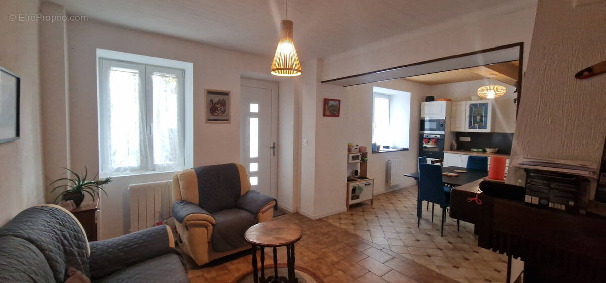 Maison à LA TOUR-DU-PIN