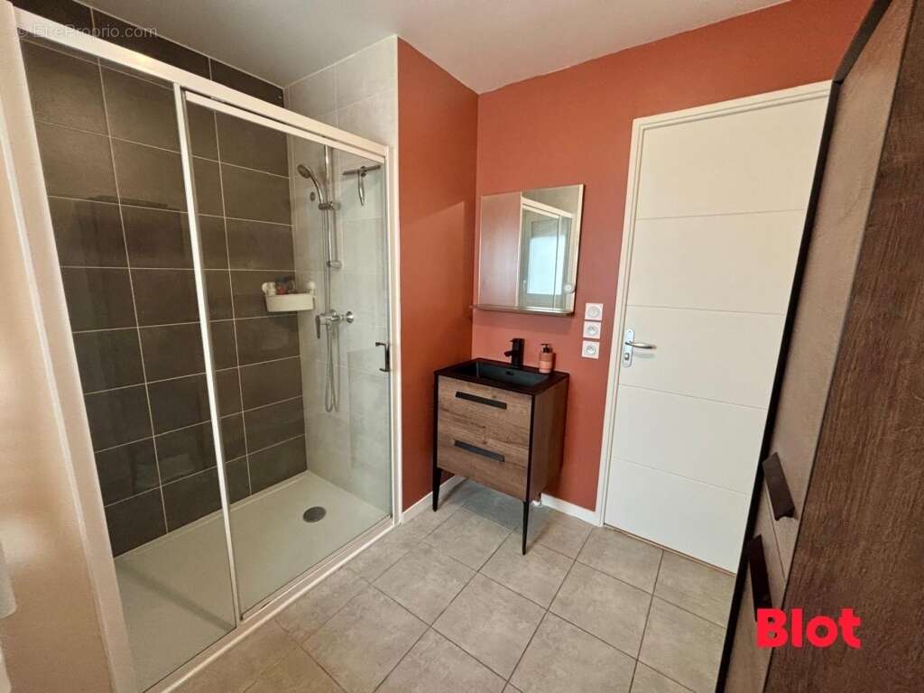 Maison à SAINT-ERBLON