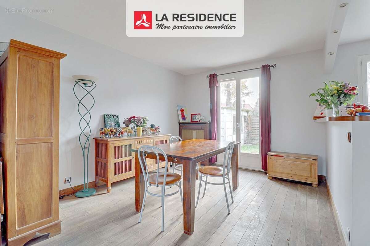 Maison à VERNEUIL-SUR-SEINE