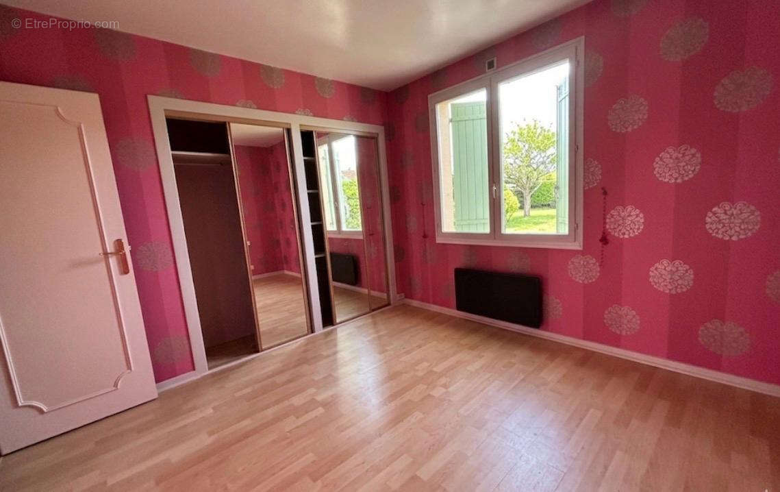 Découvrez le charme et les volumes d'une maison d'architecte - 300 m2 - 4 chambres   à pugnac dans un parc arboré pour savourer  - photo 14