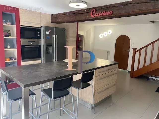 Maison à SAINT-CHRISTOPHE-EN-BRIONNAIS