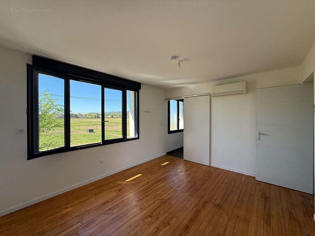 Maison à SAINTE-LIVRADE-SUR-LOT