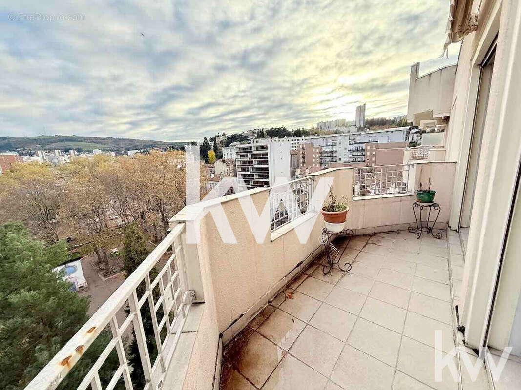 Appartement 92 m² à Saint-Etienne  - photo 3