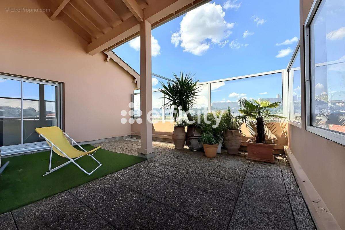 Appartement à LYON-9E