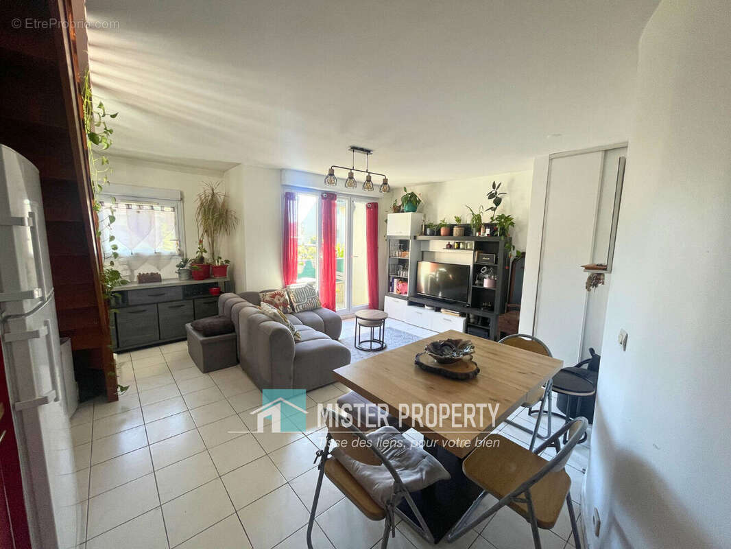 Appartement à SARTROUVILLE