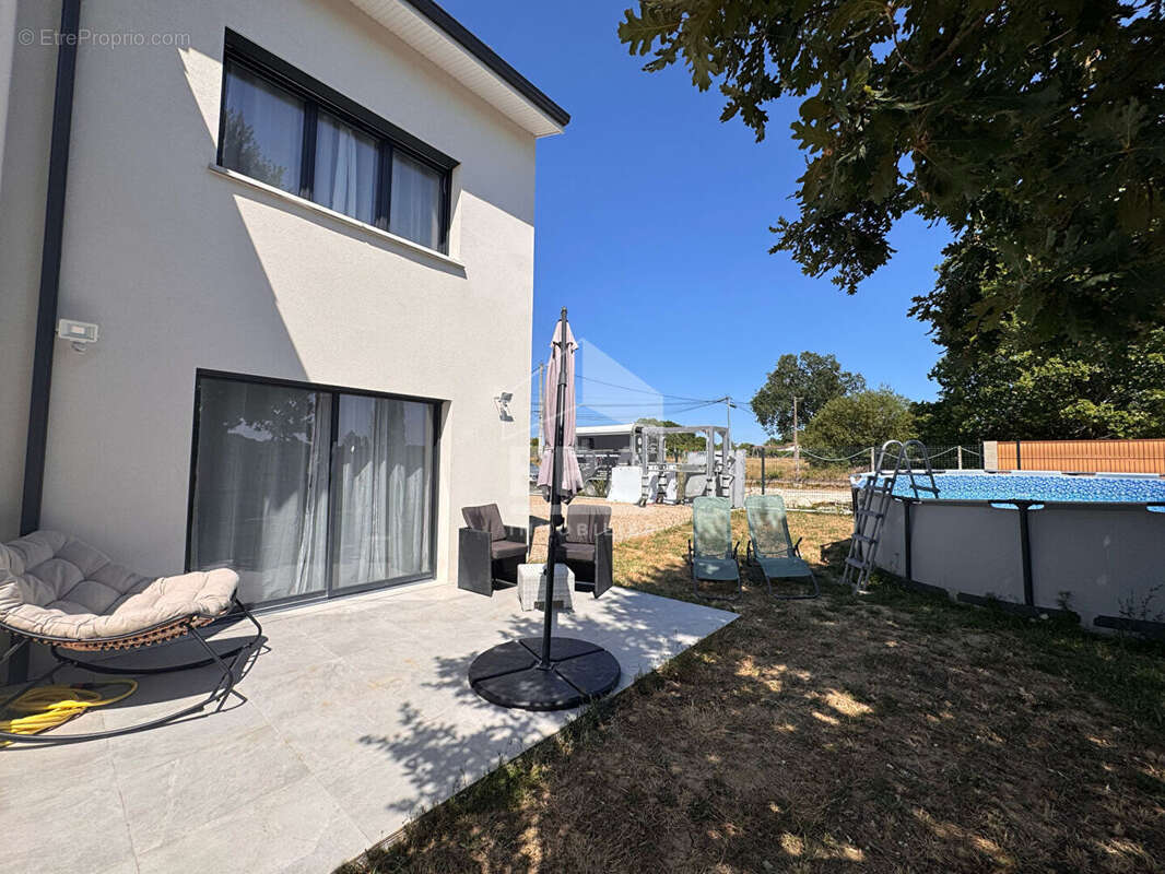 Maison neuve 4 pièces à vendre à La Lande-de-Fronsac (Réf. 3202) - photo 2