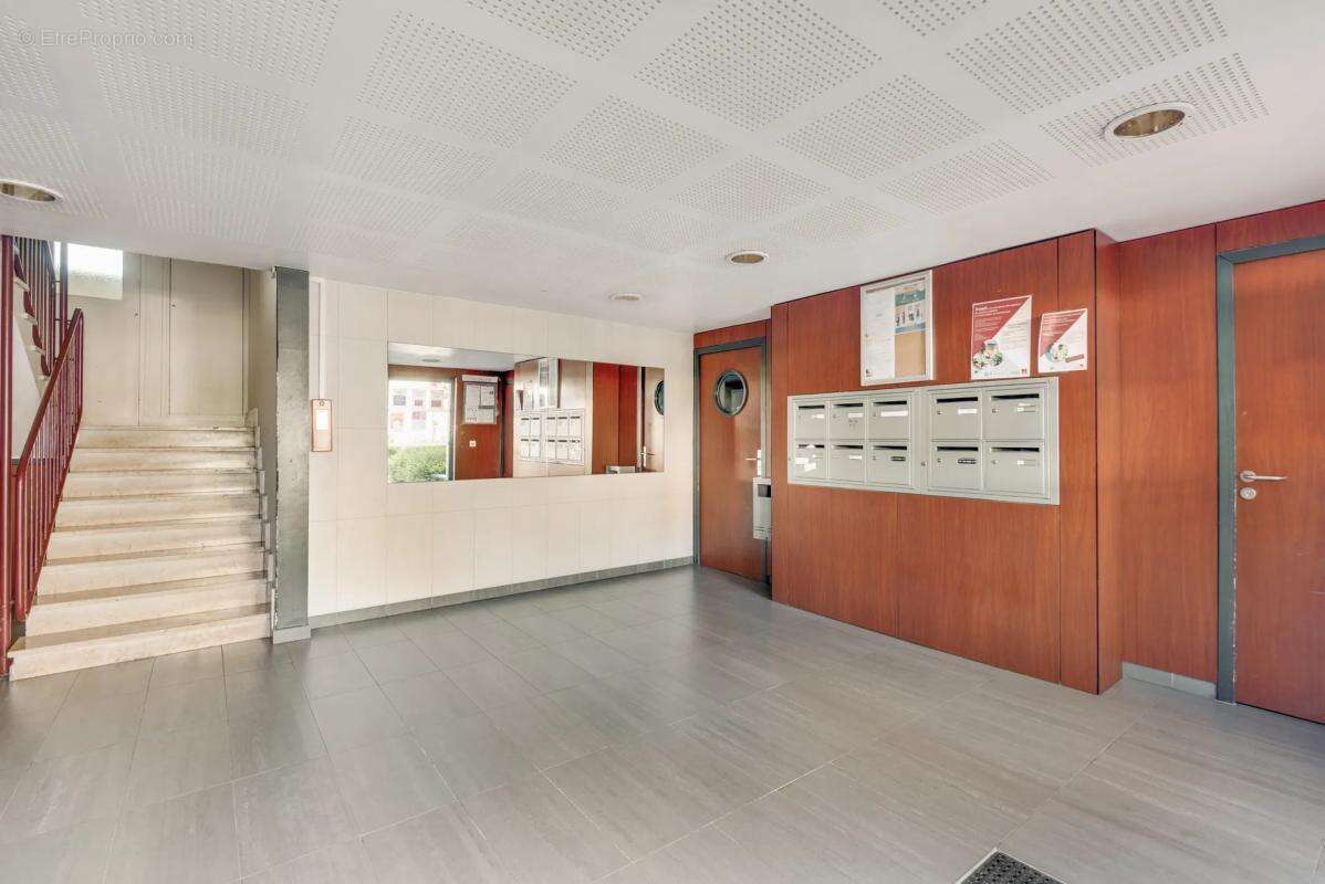 Appartement à VILLENEUVE-LA-GARENNE