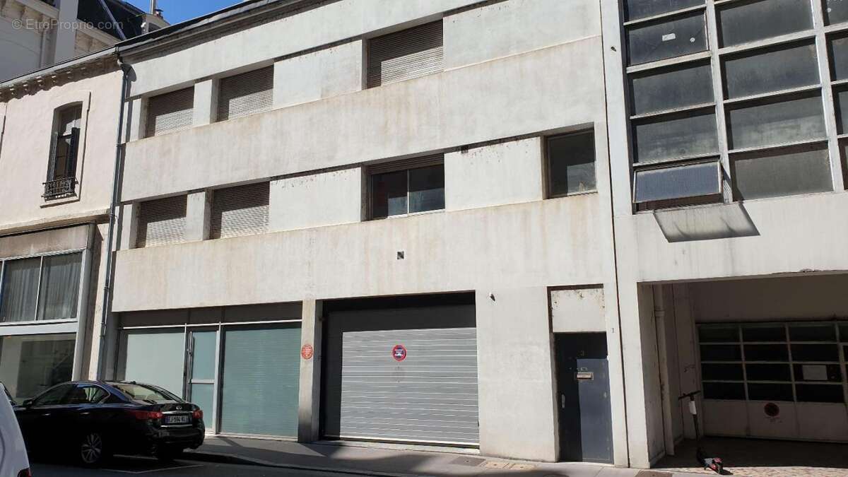 Parking à LYON-6E