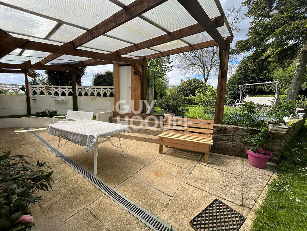 Maison à JUGON-LES-LACS