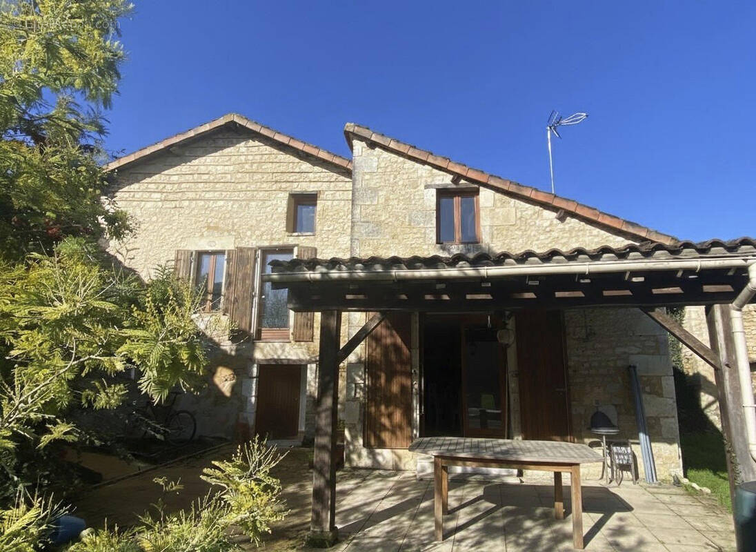 facade - Maison à SAINT-MARTIAL