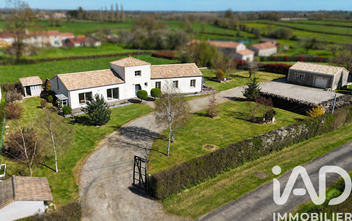 Photo 1 - Maison à MERVENT