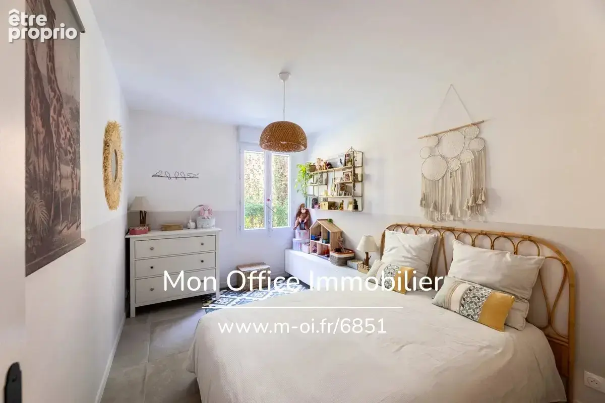 Référence : 7231-PAN. - Appartement 3 pièces de 82 m² à Aix-en-Provence - photo 12