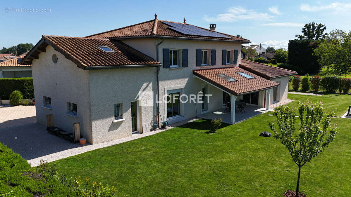Maison à vendre Dompierre Sur Chalaronne 10 pièce(s) 208.1 m2 - photo 2