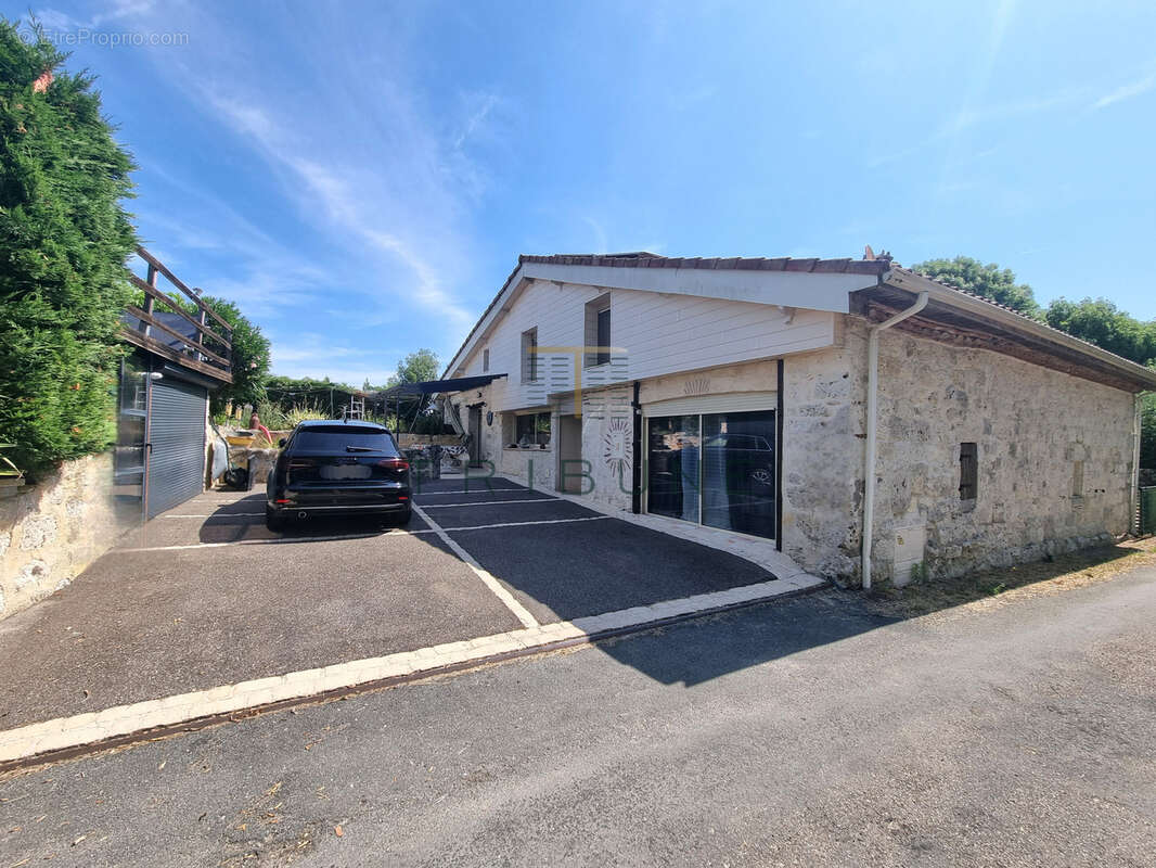 Maison T4 avec garage, piscine et dépendance T3 - photo 6