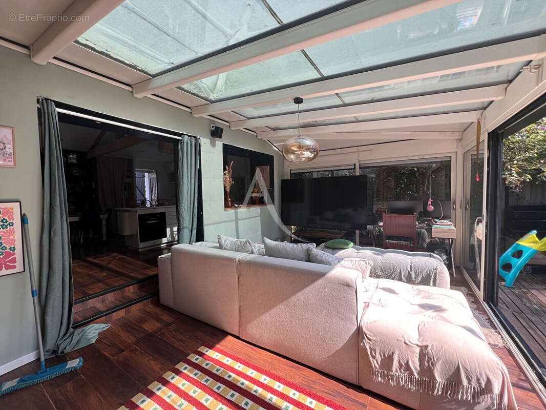 Maison à BEAULIEU-SOUS-LA-ROCHE