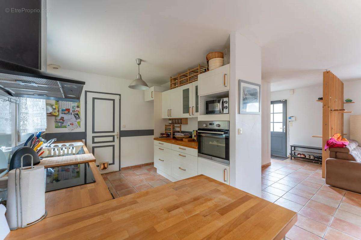 Maison à SAINT-CAPRAIS-DE-BORDEAUX