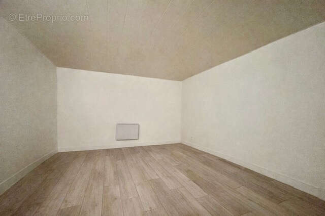 Maison à LA VILLE-DU-BOIS