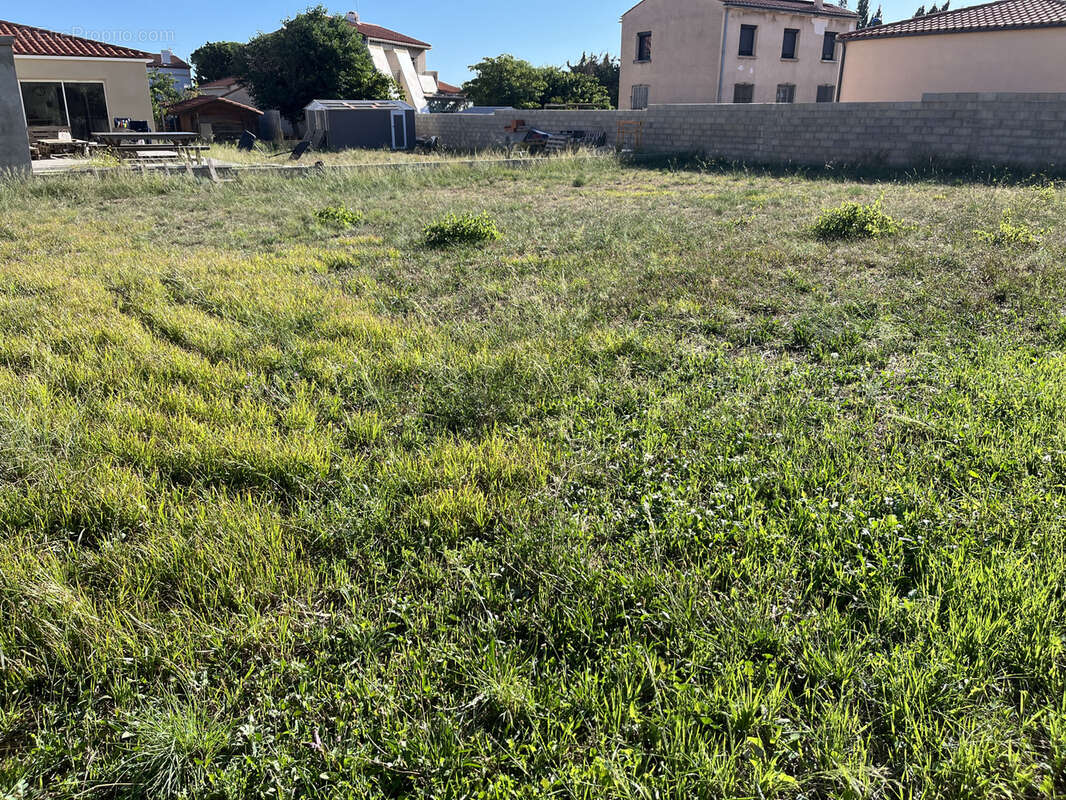Terrain à ESPIRA-DE-L'AGLY