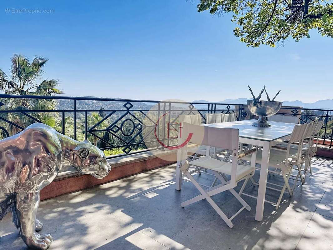 Maison à MOUGINS
