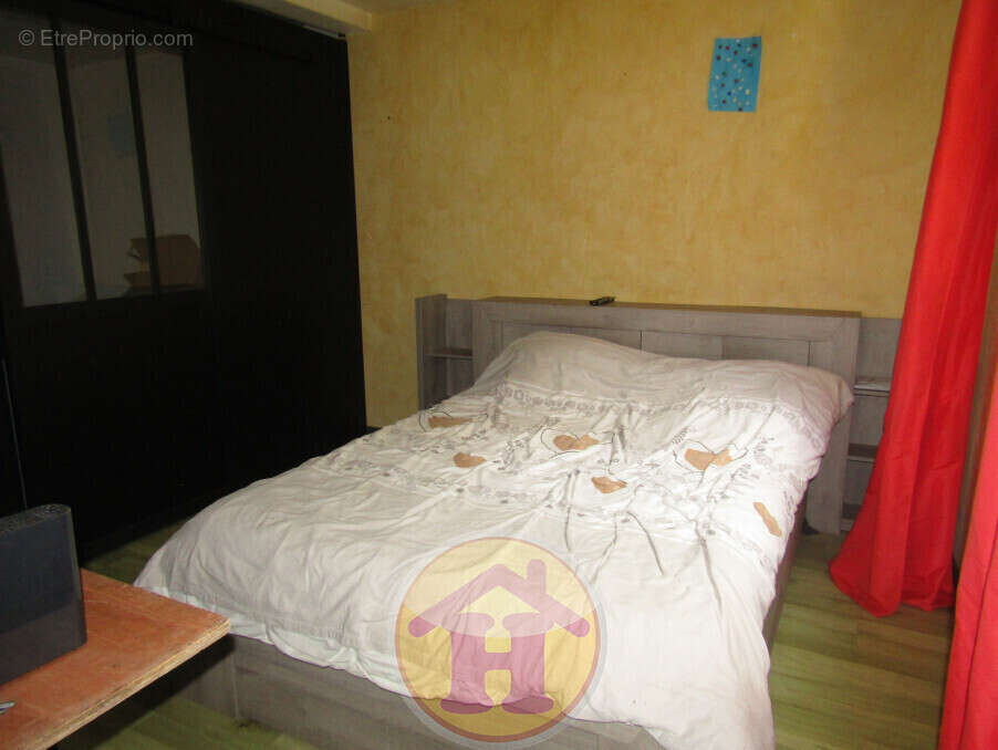 Maison à SAINT-MARTIN-DE-JUSSAC