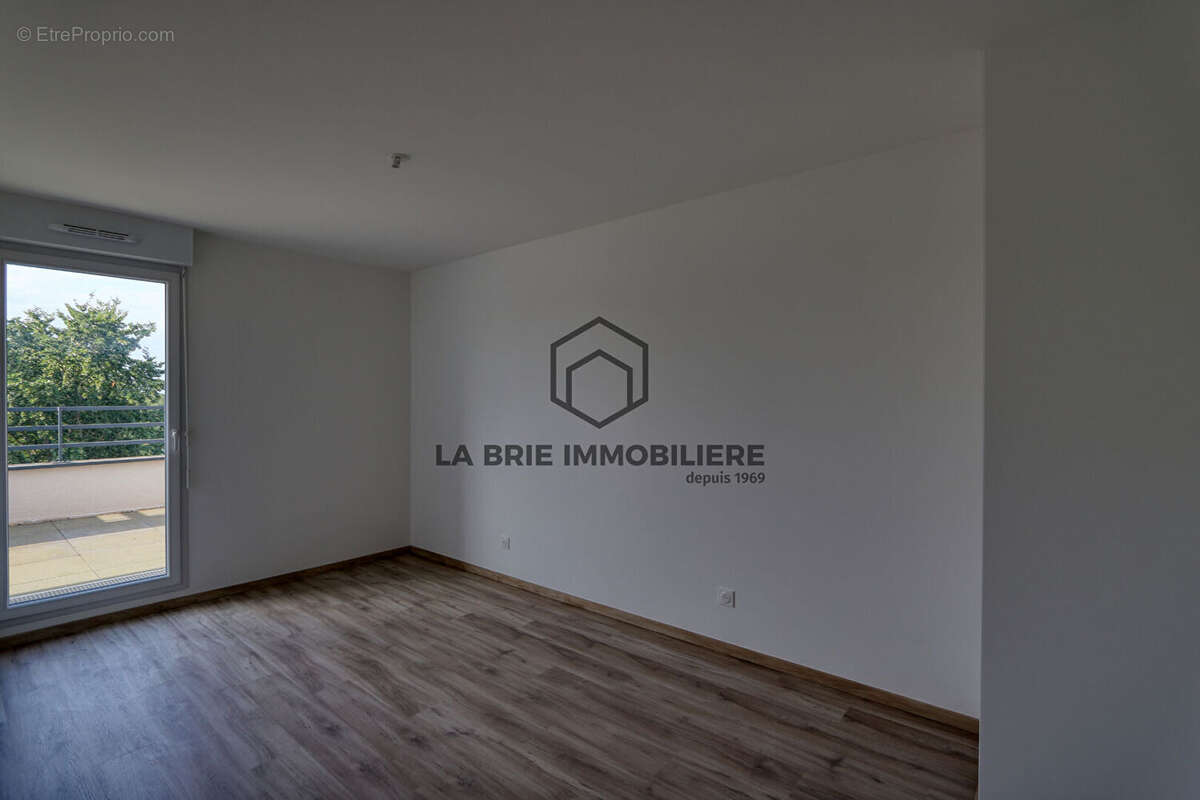 Appartement à EMERAINVILLE