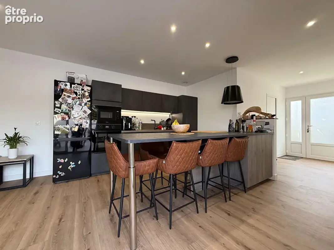 QUARTIER RÉSIDENTIEL - Maison neuve de trois pièces avec grande terrasse bois - photo 5