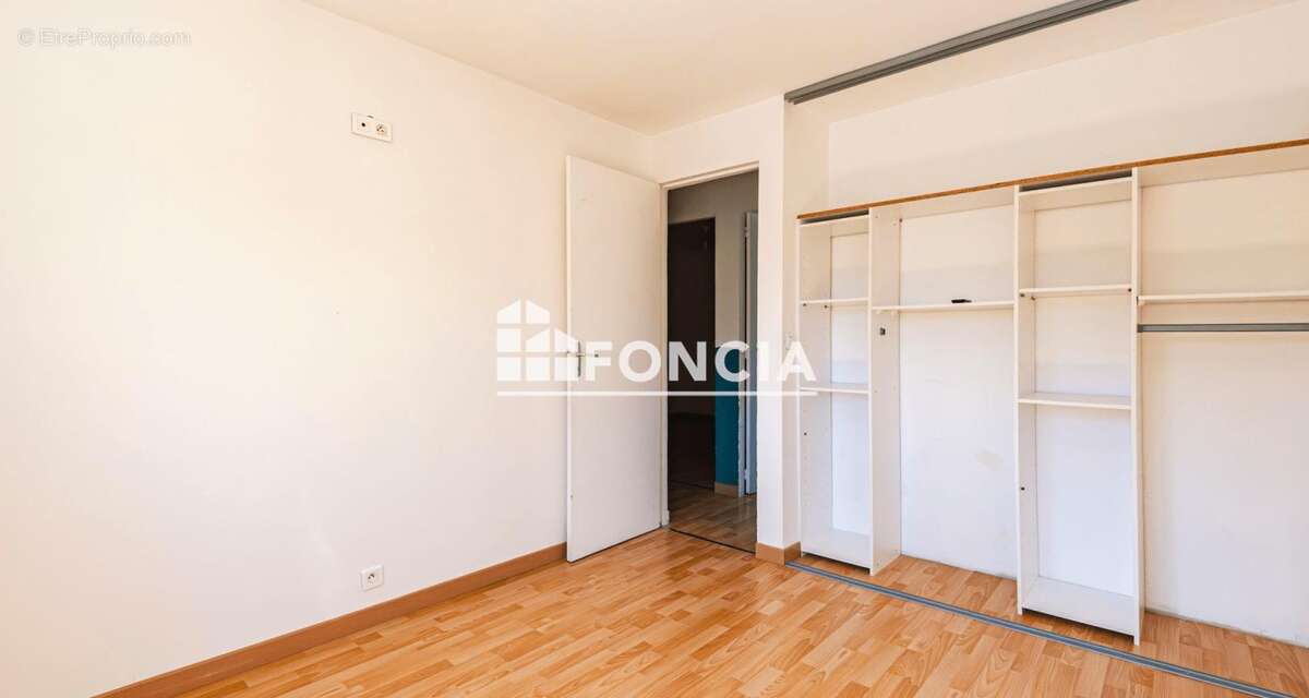 Maison familiale de 145 m² avec 4 chambres, grand jardin, terrasse et garage à Tours-sur-Marne - photo 9