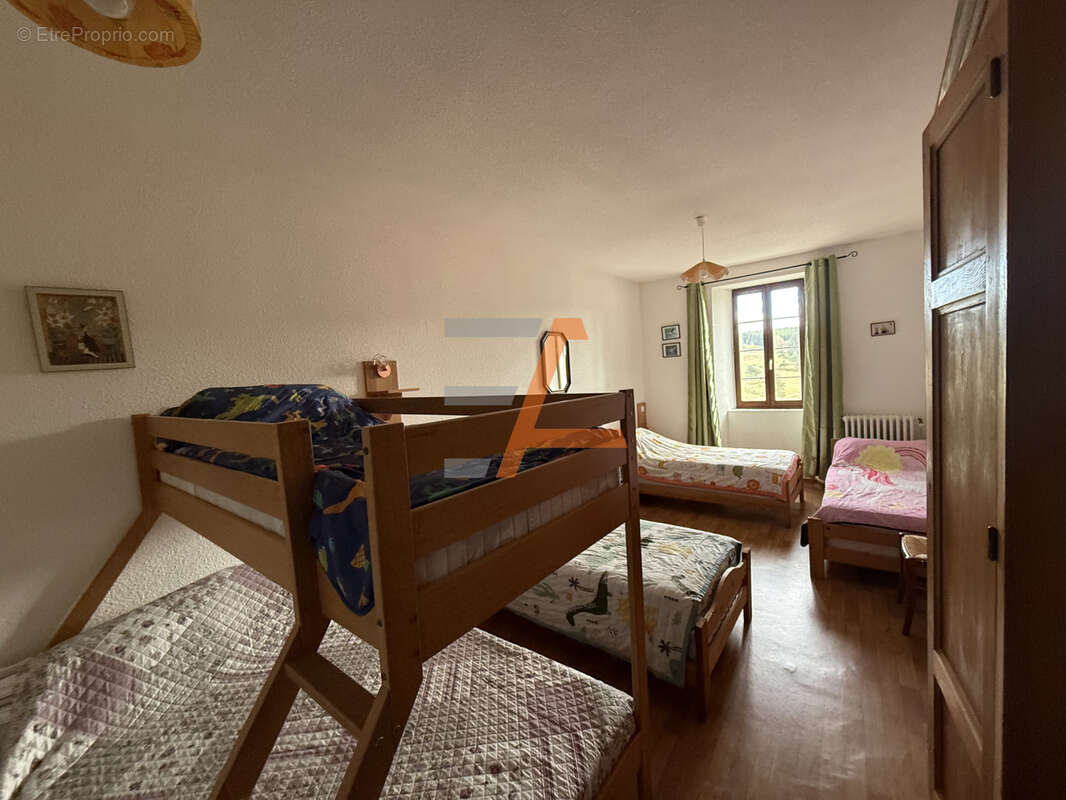 Maison à LACHAPELLE-GRAILLOUSE