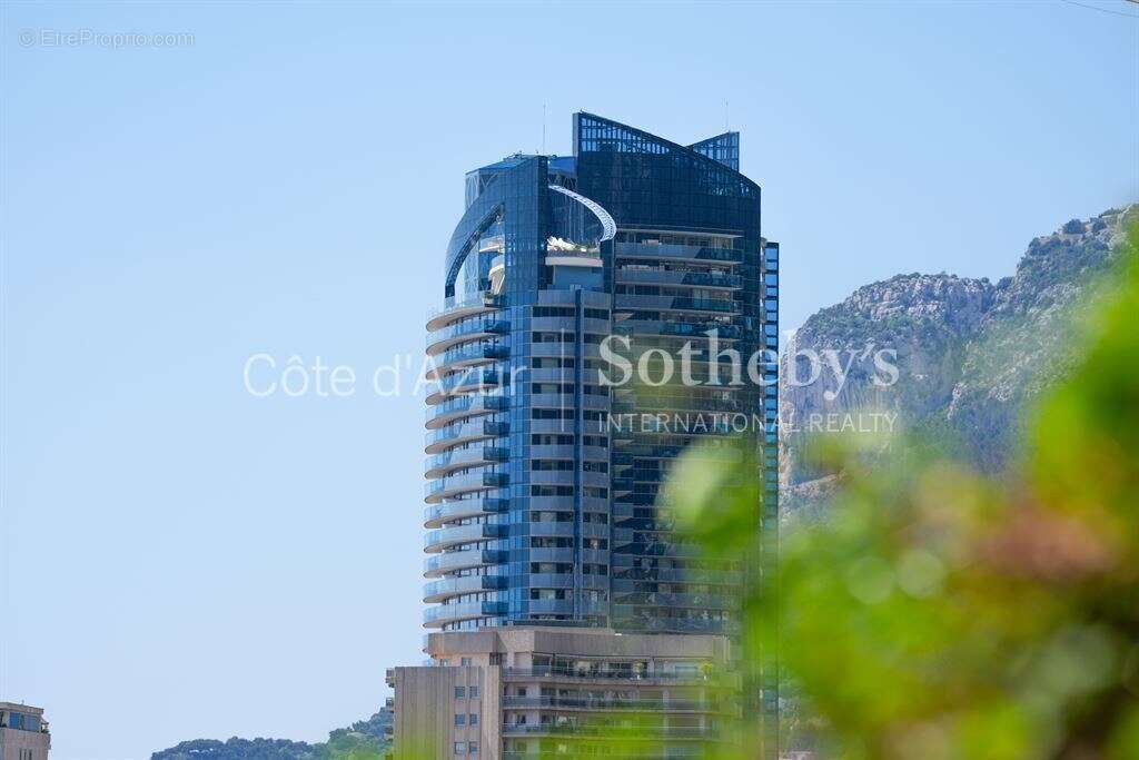 Roquebrune-Cap-Martin terrain constructible avec permis purgé deux villas contemporaines - photo 17