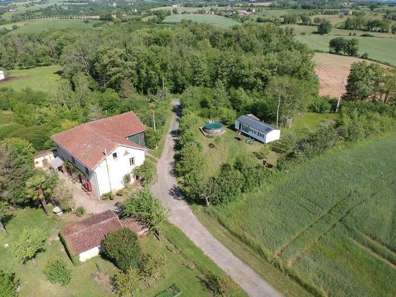 Maison à ALMAYRAC
