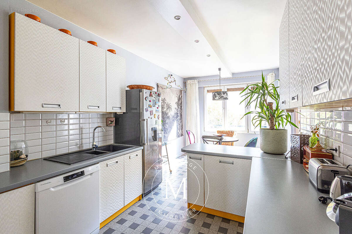 Appartement à MONTROUGE