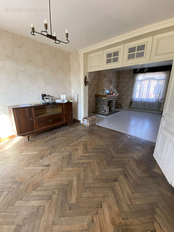 Maison à FONTAINE-AU-PIRE