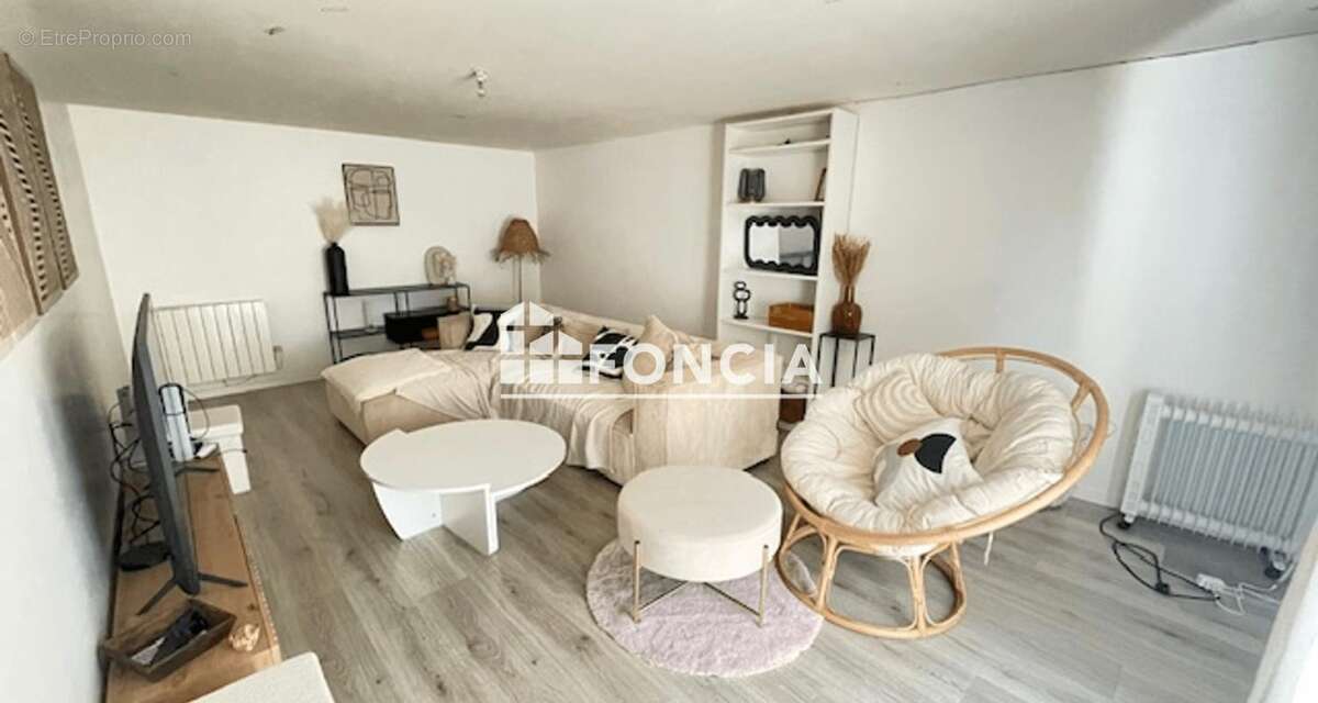 Appartement à JUZIERS